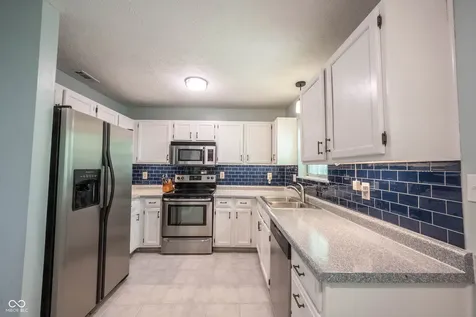 7742 Pennycroft Drive Indianapolis IN 46236