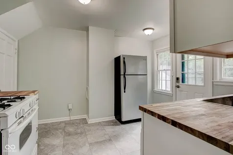 5043 Boulevard Place Indianapolis IN 46208