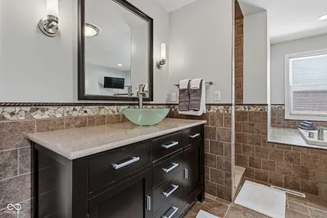 4695 Stonebridge Court Columbus IN 47201