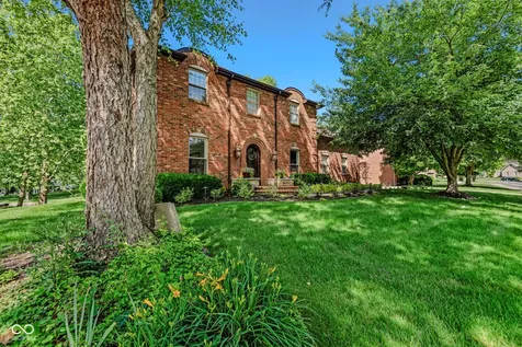 4695 Stonebridge Court Columbus IN 47201