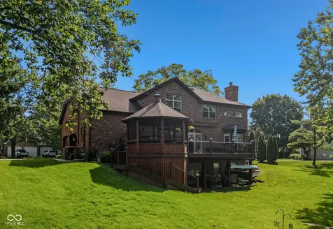 4695 Stonebridge Court Columbus IN 47201
