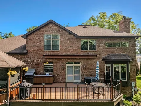 4695 Stonebridge Court Columbus IN 47201