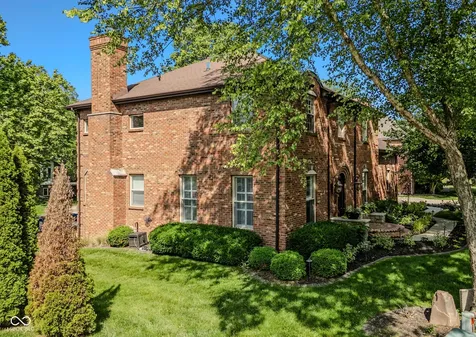 4695 Stonebridge Court Columbus IN 47201