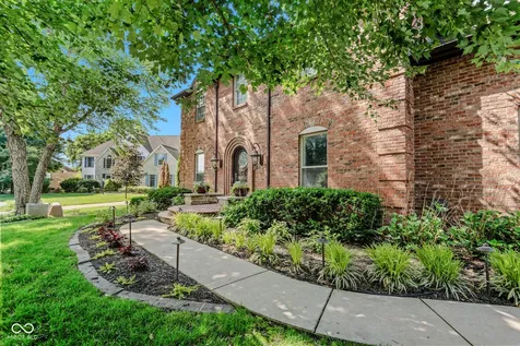 4695 Stonebridge Court Columbus IN 47201