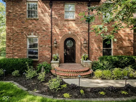 4695 Stonebridge Court Columbus IN 47201