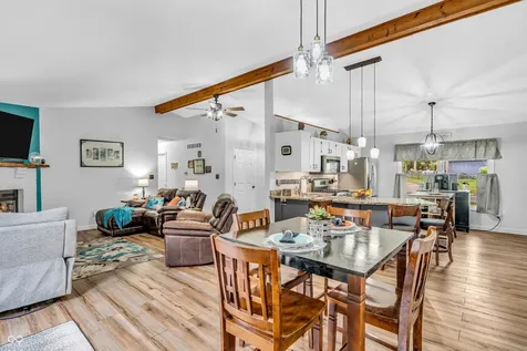 101 Jefferson Valley Coatesville IN 46121