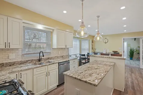 9523 E Southport Road Indianapolis IN 46259