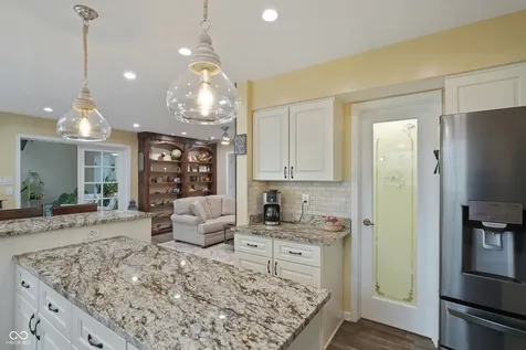 9523 E Southport Road Indianapolis IN 46259