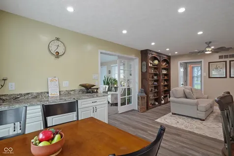 9523 E Southport Road Indianapolis IN 46259