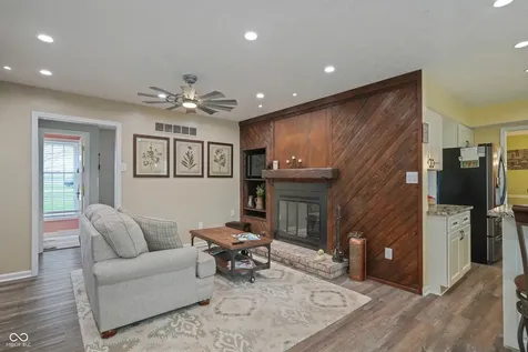 9523 E Southport Road Indianapolis IN 46259