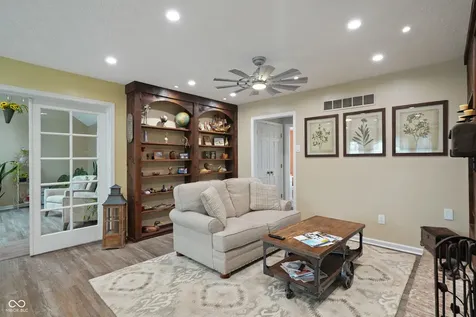 9523 E Southport Road Indianapolis IN 46259
