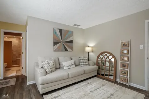 9523 E Southport Road Indianapolis IN 46259