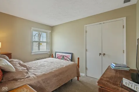 9523 E Southport Road Indianapolis IN 46259