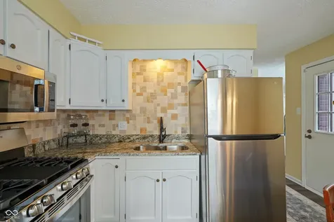 9523 E Southport Road Indianapolis IN 46259