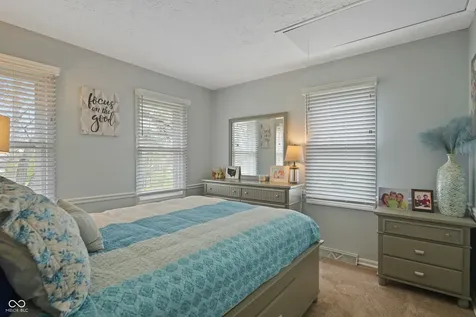 9523 E Southport Road Indianapolis IN 46259