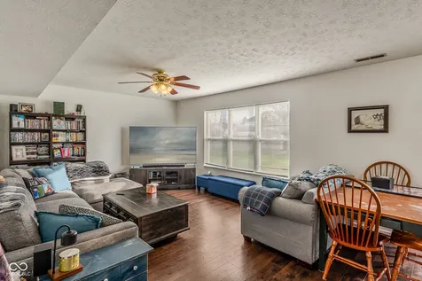 665 Hummingbird Lane Whiteland IN 46184