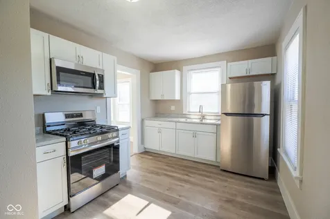 1423 Fountain Street Anderson IN 46016