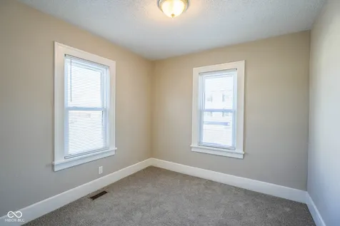 1423 Fountain Street Anderson IN 46016