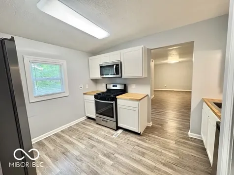 5219 N Sadlier Drive Indianapolis IN 46226