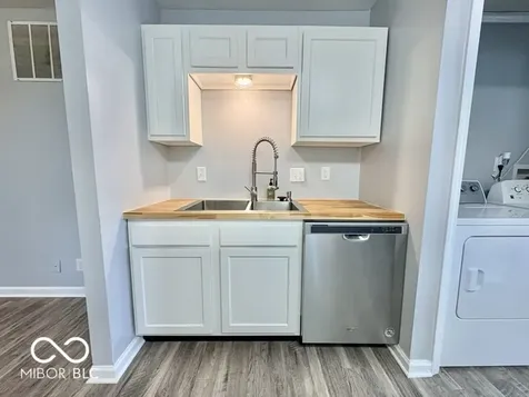 5219 N Sadlier Drive Indianapolis IN 46226