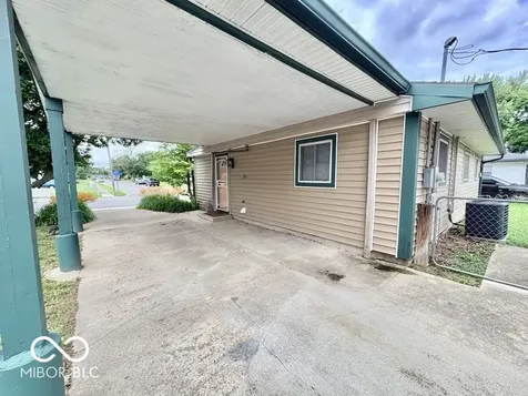 5219 N Sadlier Drive Indianapolis IN 46226