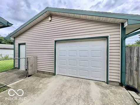 5219 N Sadlier Drive Indianapolis IN 46226