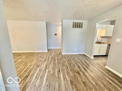 5219 N Sadlier Drive Indianapolis IN 46226