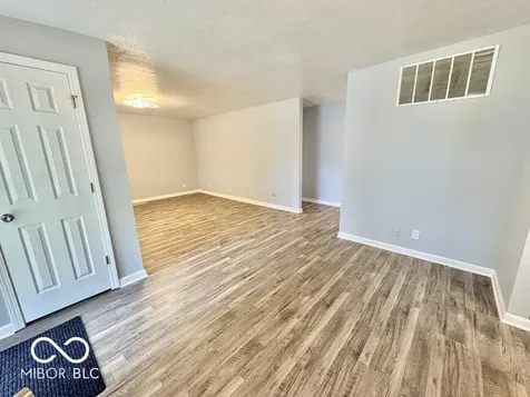 5219 N Sadlier Drive Indianapolis IN 46226