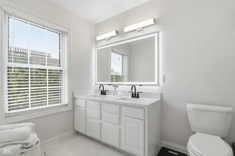 354 E Ohio Street Indianapolis IN 46204