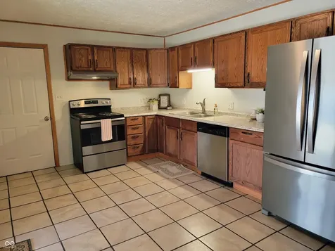 12546 S Hillview Drive Columbus IN 47201