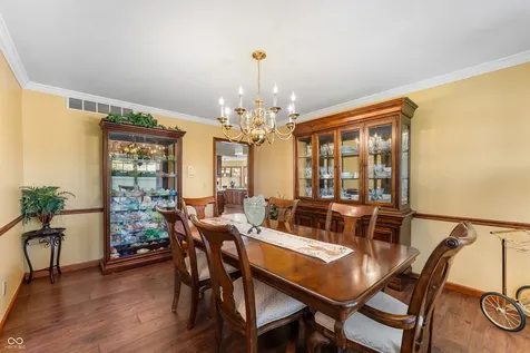 2534 Chestnut Street Columbus IN 47201