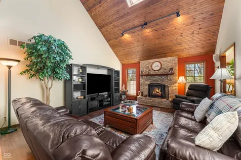 2534 Chestnut Street Columbus IN 47201