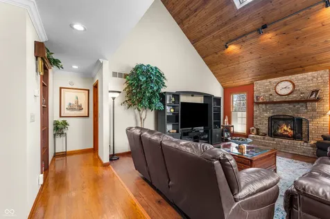 2534 Chestnut Street Columbus IN 47201