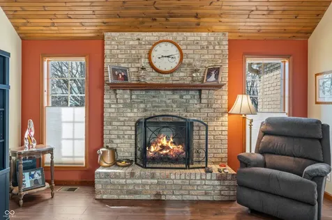 2534 Chestnut Street Columbus IN 47201