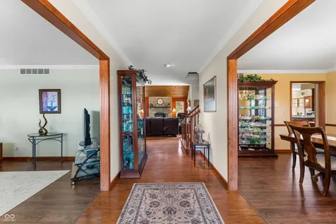 2534 Chestnut Street Columbus IN 47201