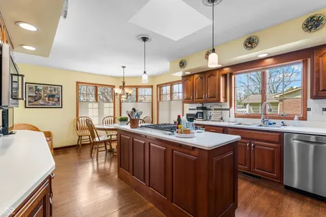 2534 Chestnut Street Columbus IN 47201