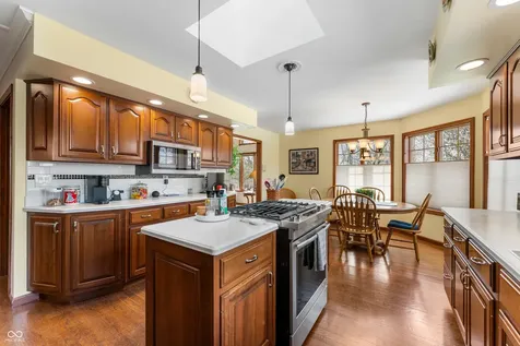 2534 Chestnut Street Columbus IN 47201