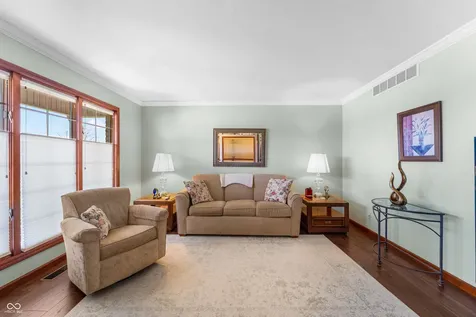 2534 Chestnut Street Columbus IN 47201