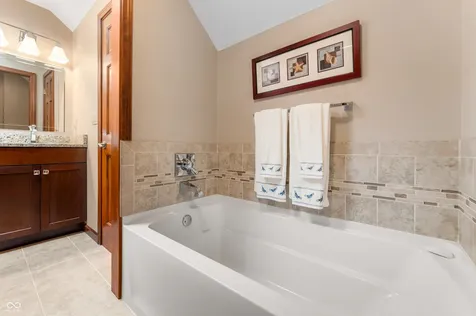 2534 Chestnut Street Columbus IN 47201