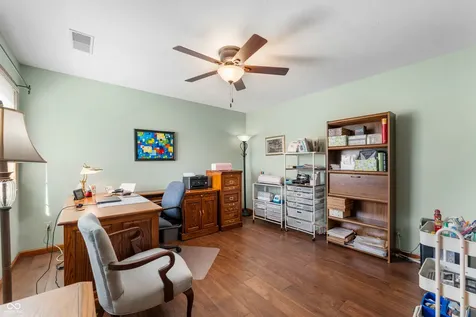 2534 Chestnut Street Columbus IN 47201
