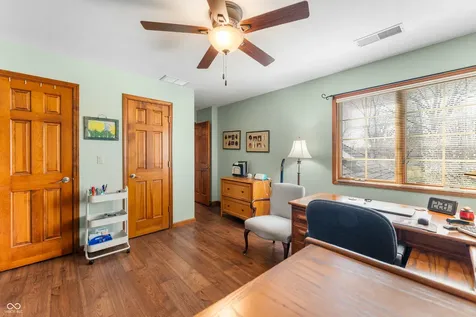 2534 Chestnut Street Columbus IN 47201
