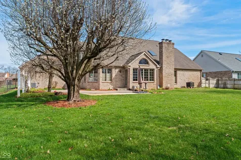 2534 Chestnut Street Columbus IN 47201