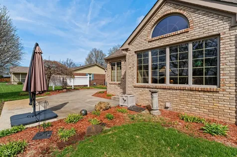 2534 Chestnut Street Columbus IN 47201