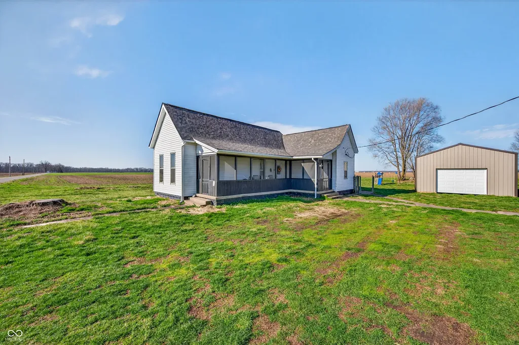 7120 N 250 E Columbus IN 47203