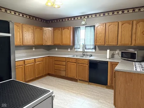 7120 N 250 E Columbus IN 47203