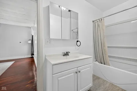 7120 N 250 E Columbus IN 47203