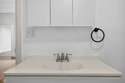 7120 N 250 E Columbus IN 47203
