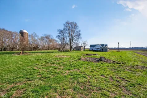 7120 N 250 E Columbus IN 47203