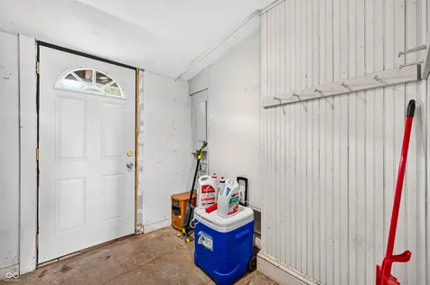 7120 N 250 E Columbus IN 47203
