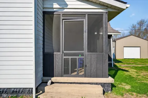 7120 N 250 E Columbus IN 47203